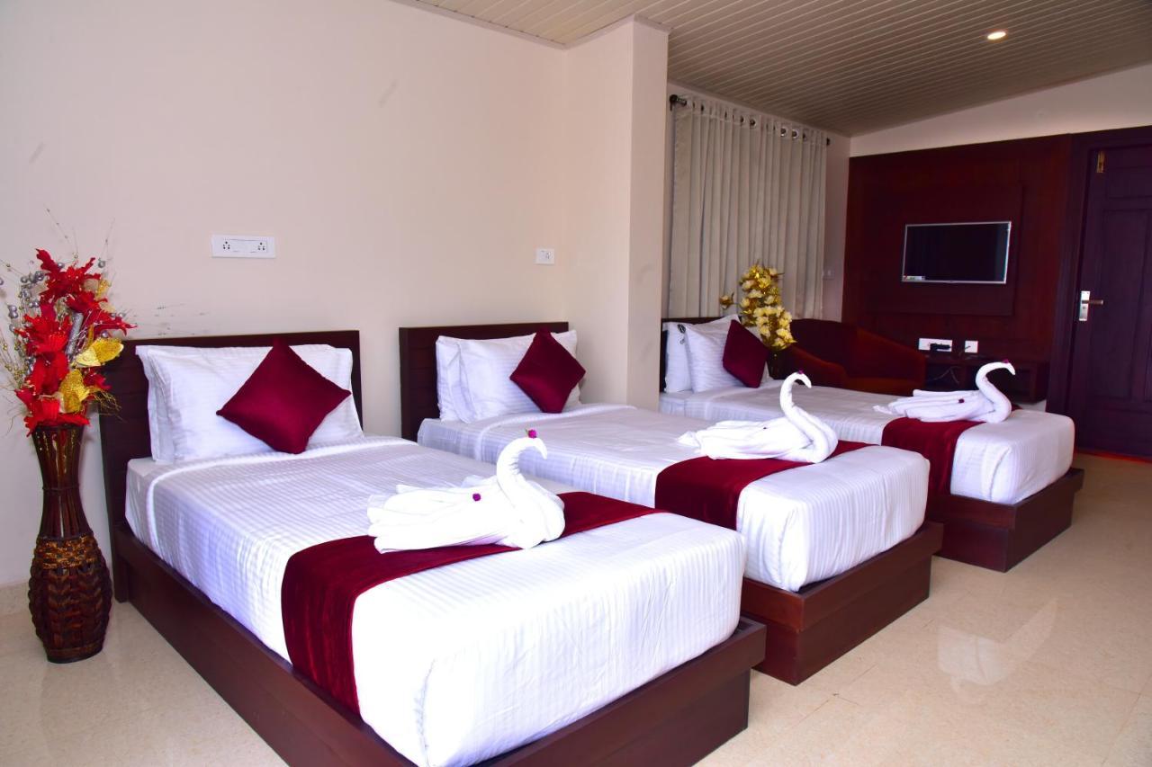 Hotel Coorg Palace Madikeri Exterior photo