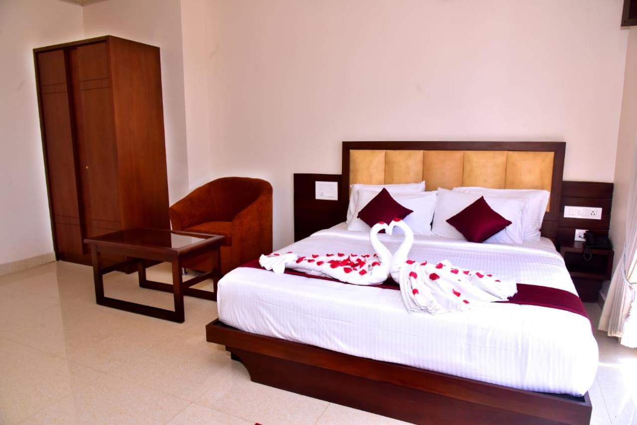 Hotel Coorg Palace Madikeri Exterior photo